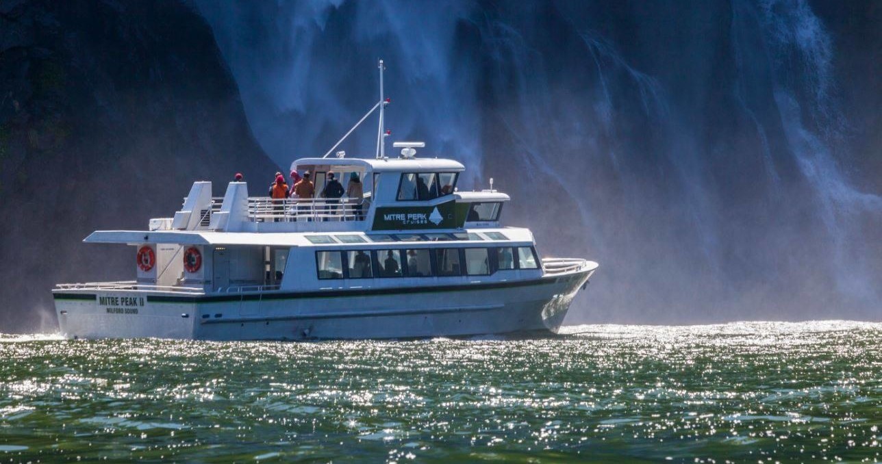 Milford Sound Coach, Cruise & Fly from Queenstown Backpacker Deals